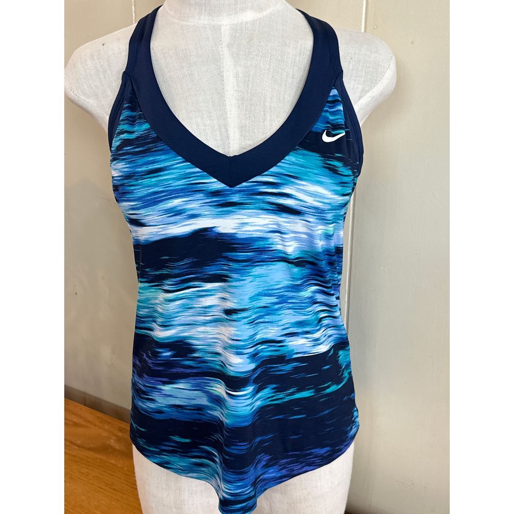Nike Top Women's Medium‎